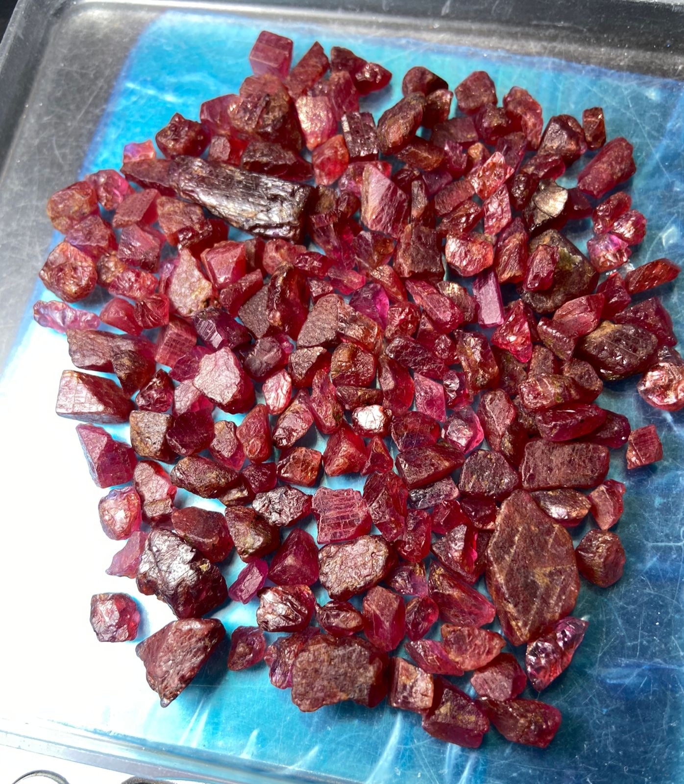 100 Cts Facet Raw Rubies - Red Gemstones