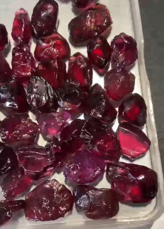 339grams  Facet Grade Rough Rohdolite Garnet