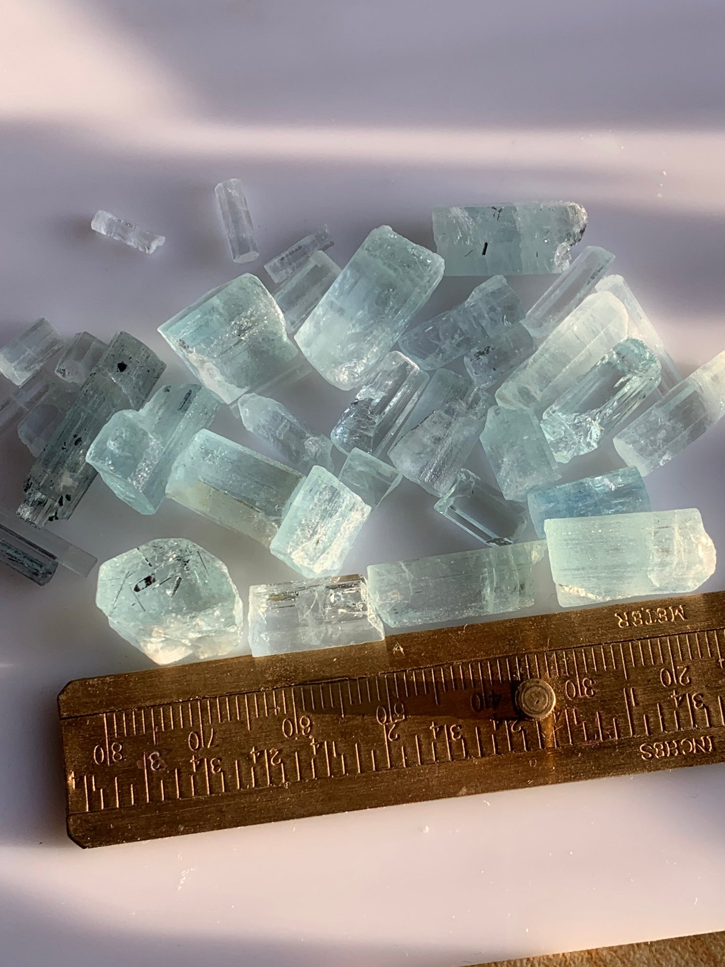 natural facet raw aquamarine stone