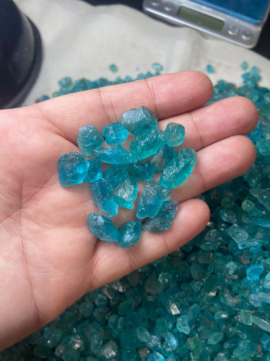 Neon blue Raw Stone Apatite 1000 grams