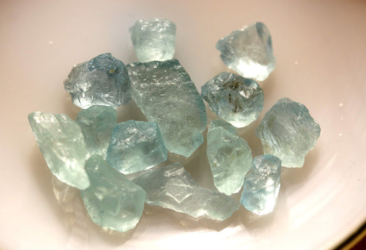 53 carats Facet Grade Rough Aquamarine Gemstones