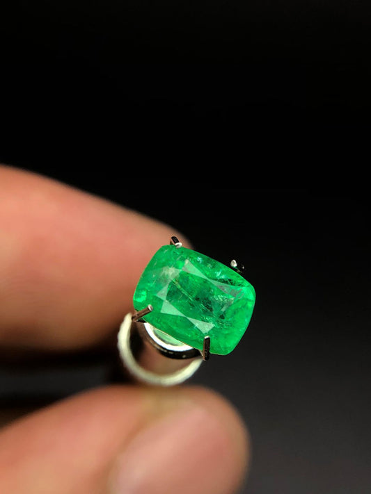 2.40 ct Natural Green Emerald for sale | Loose Gemstones
