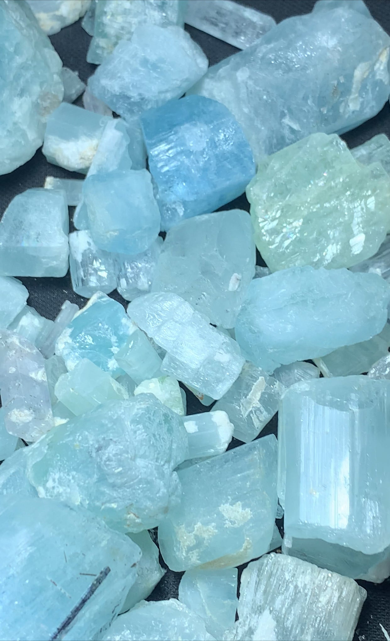 aquamarine raw stone for lapidary