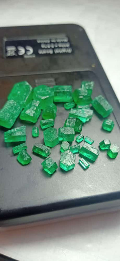 52 Carats Facet Grade Natural Rough Emerald