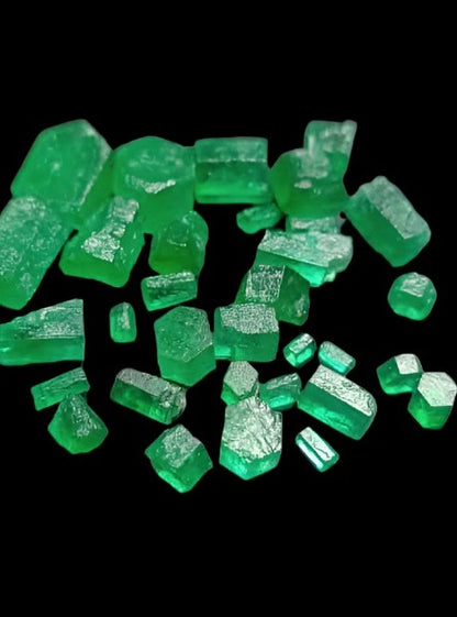 52 Carats Facet Grade Natural Rough Emerald