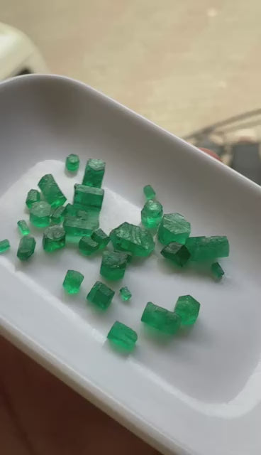 52 Carats Facet Grade Natural Rough Emerald