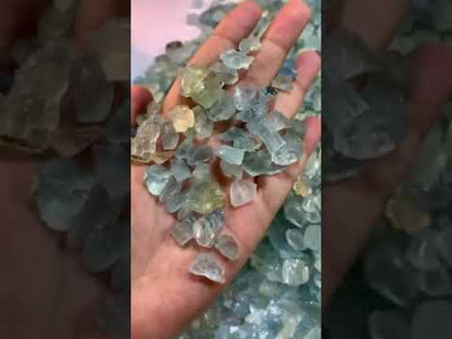 2500 grams Raw crystals aquamarine for Faceting